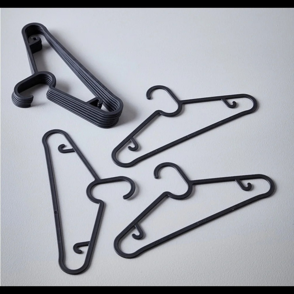 Set of 10 Ikea black plastic closet hangers SPRUTTIG Clothing organize Hangers